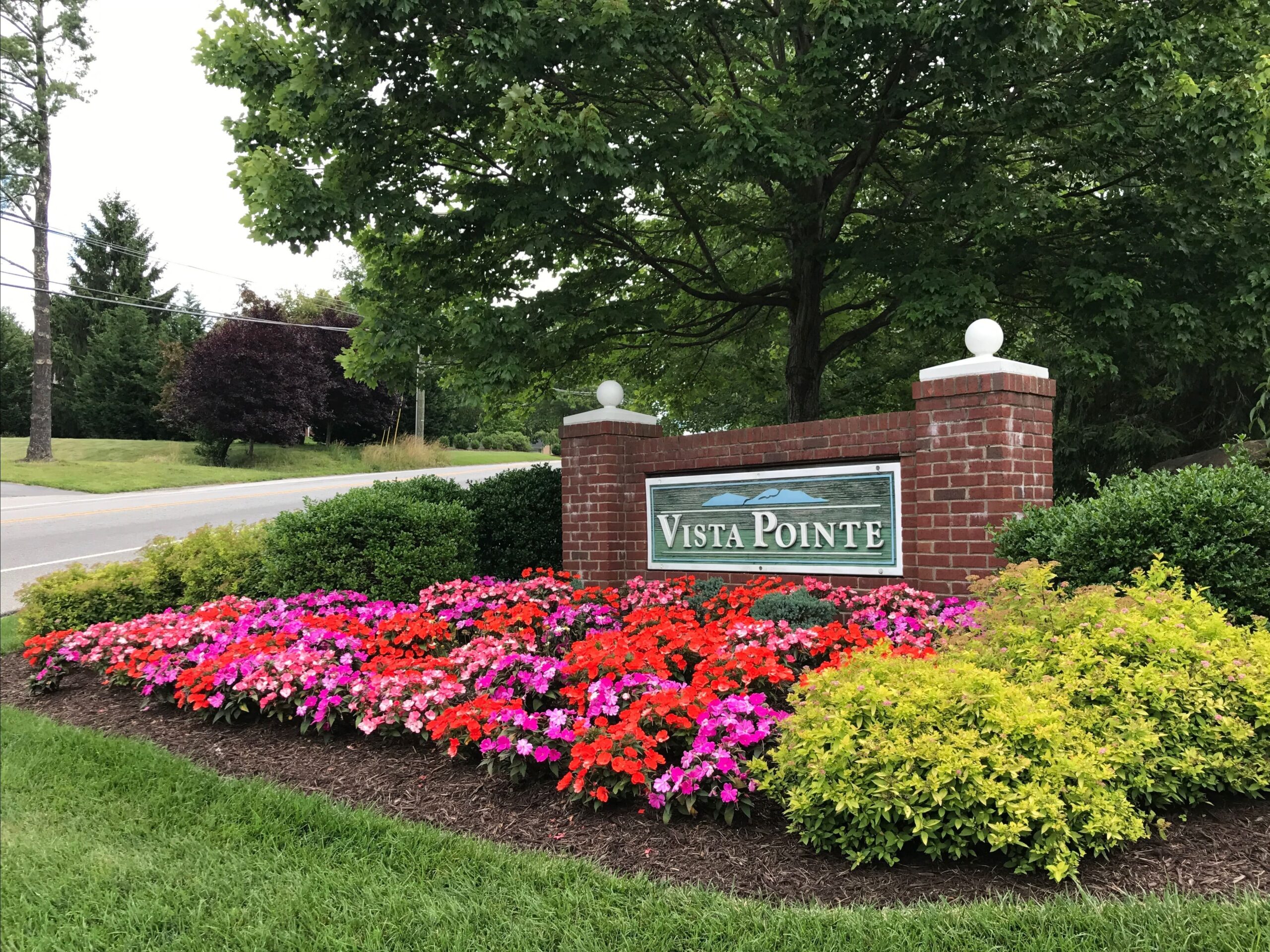 valley_landscaping_commercial_01